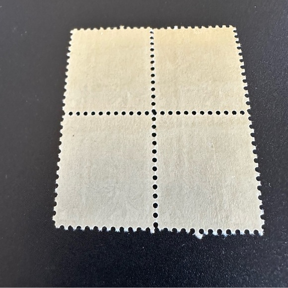 US STAMP George Washington 5 CENT - block of 4 - Picture 2 of 6